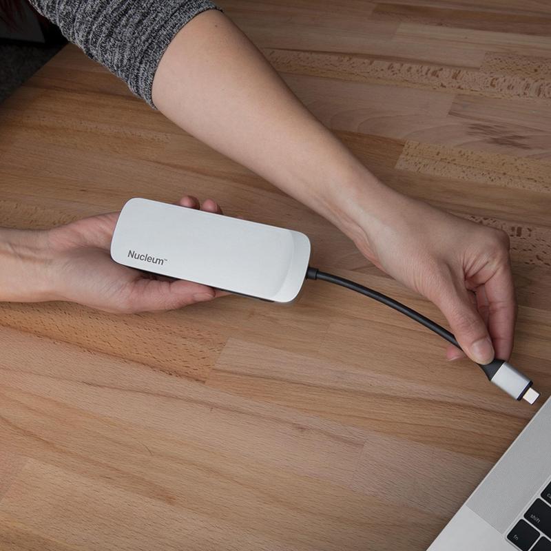 Разветвитель USB 3.0 Kingston Nucleum [C-HUBC1-SR-EN] серебристый